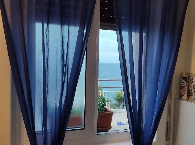 Bed & Breakfast Dely' House 4*