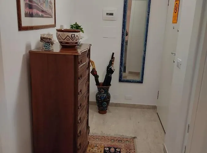 Dely' House Bed & Breakfast 4*